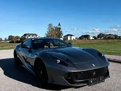 Gebraucht Ferrari 812 799 PS (587 kW) 2020 Grau