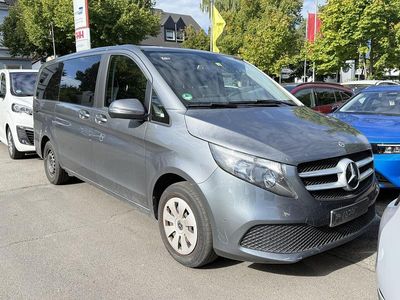 Mercedes V220