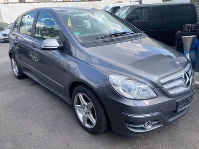 Mercedes B200