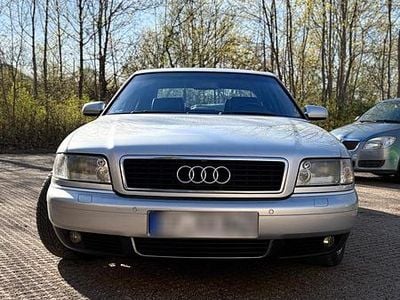 Second-hand Audi A8 310 CP (228 kW) 2001 Argintiu Berlinǎ