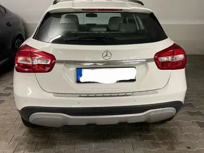 Gebraucht Mercedes GLA200 136 PS (100 kW) 2017 Weiß SUV