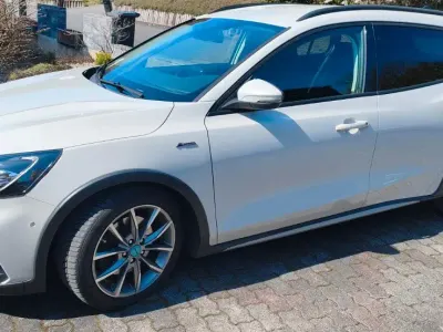 Gebraucht Ford Focus Active 150 PS (110 kW) 2019 Weiß Limousine