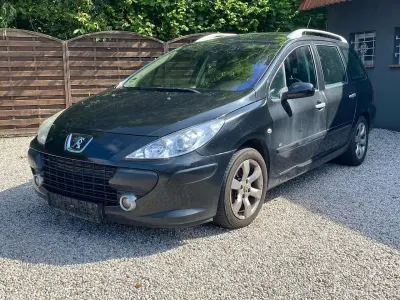 Gebraucht Peugeot 307 Premium 109 PS (80 kW) 2006 Farbe schwarz obsidien/metalli Kombi