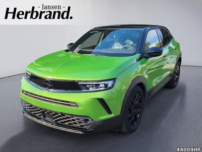 Neu Opel Mokka-e 100 kW (136 PS) 2025 Lackierung matcha green/typ au SUV