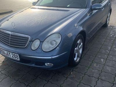 Mercedes E200