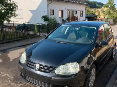 Gebraucht VW Golf V 102 PS (75 kW) 2006 Schwarz Kleinwagen