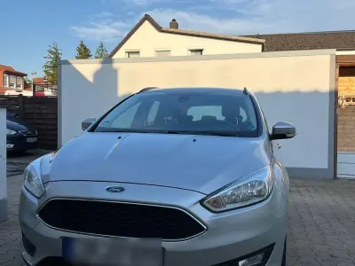 Gebraucht Ford Focus 105 PS (77 kW) 2015 Silber Kombi