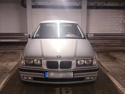 Gebraucht BMW 316 105 PS (77 kW) 1999 Silber Kleinwagen
