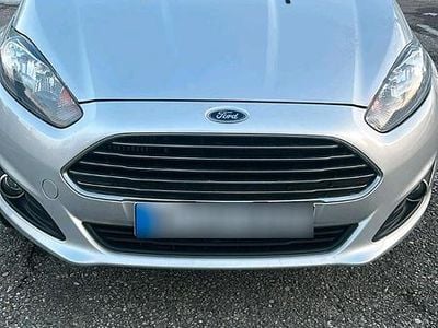 Second-hand Ford Fiesta 85 CP (62 kW) 2015 Argintiu Hatchback
