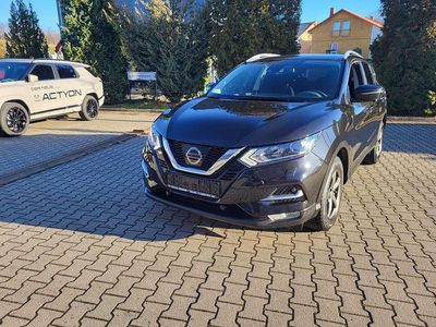 Gebraucht Nissan Qashqai N-Connecta 116 PS (85 kW) 2017 Schwarz SUV