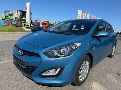 Second-hand Hyundai i30 Classic 99 CP (72 kW) 2013 Albastru Break