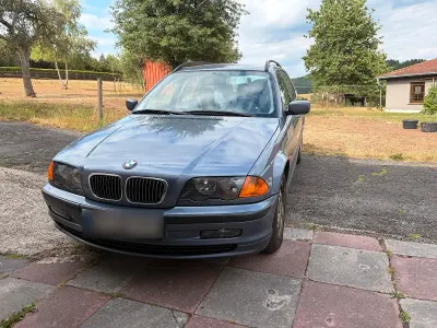 Gebraucht BMW 320 150 PS (110 kW) 2000 Blau Kombi