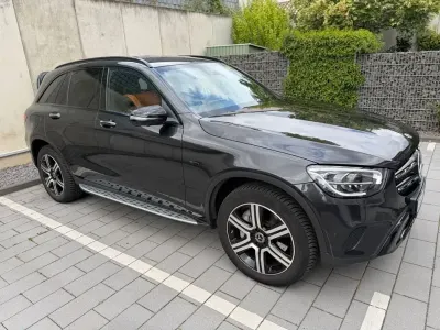 Gebraucht Mercedes GLC300e Night 320 PS (235 kW) 2021 Schwarz SUV
