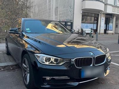 Gebraucht BMW 318 Luxury Line 143 PS (105 kW) 2013 Schwarz Limousine