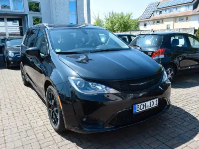 Gebraucht Chrysler Pacifica Touring 291 PS (214 kW) 2019 Schwarz Kombi