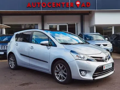 Gebraucht Toyota Verso Executive 177 PS (130 kW) 2013 Silber Van / Kleinbus