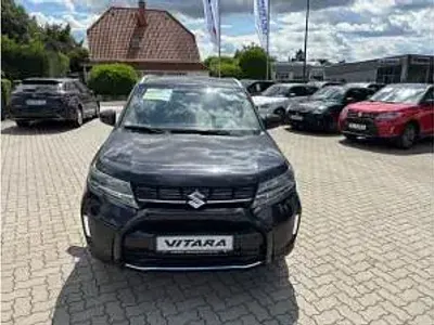 Neu Suzuki Vitara 129 PS (94 kW) 2026 Schwarz (black pearl met.) SUV