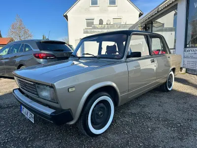 Gebraucht Lada 2105 58 PS (42 kW) 1983 Gold Limousine