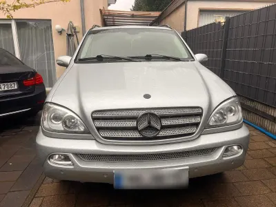 Gebraucht Mercedes ML270 163 PS (119 kW) 2004 Grau SUV
