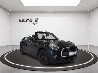 Gebraucht Mini One Cabriolet 102 PS (75 kW) 2017 Midnight black metallic Cabrio