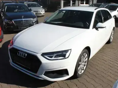 Gebraucht Audi A4 Basis 204 PS (150 kW) 2020 Ibisweiß Kombi
