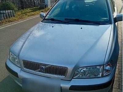 Gebraucht Volvo V40 122 PS (89 kW) 2002 Silber Kombi