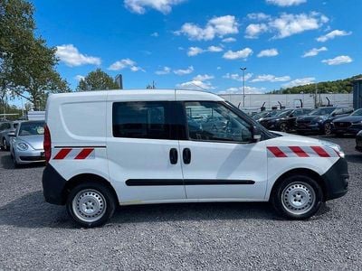 Polarweiss Gebraucht 2015 Opel Combo Van / Kleinbus | 8.999 € (Etwas zu teuer)