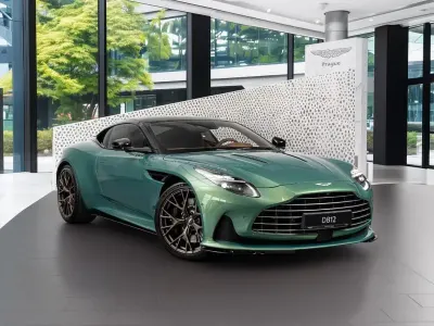 Neu Aston Martin DB12 680 PS (500 kW) 2026 Grün