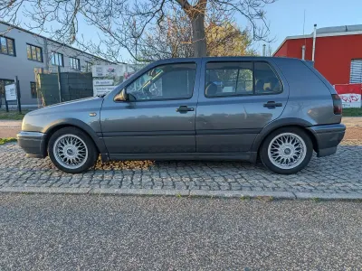 Brugt VW Golf III 75 HK (55 kW) 1996 Grå Sedan