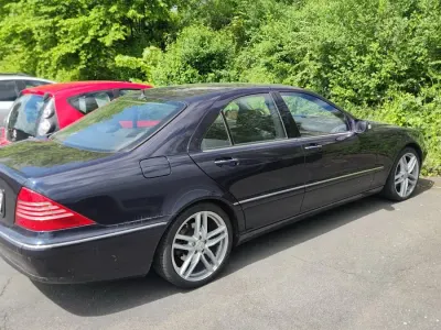 Second-hand Mercedes S320 204 CP (150 kW) 2003 Albastru Berlinǎ