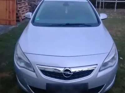 Brugt Opel Astra 110 HK (80 kW) 2011 Sølv Stationcar