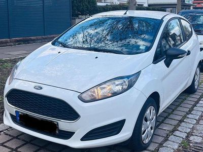 Usata Ford Fiesta Ambiente 60 CV (44 kW) 2016 Bianco Utilitaria