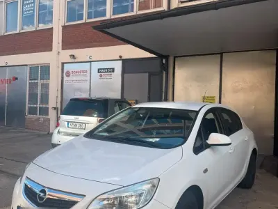 Gebraucht Opel Astra 87 PS (63 kW) 2010 Weiß Kleinwagen