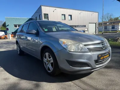 Gebraucht Opel Astra Edition 90 PS (66 kW) 2008 Silber Limousine