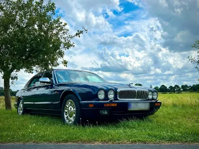 Gebraucht Jaguar X300 241 PS (177 kW) 1997 Blau Limousine