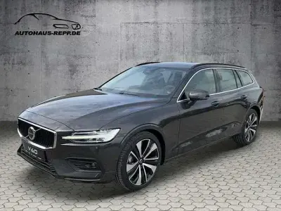 Usata Volvo V60 Core 197 CV (144 kW) 2023 Grigio Station wagon