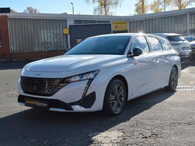 Weiß Gebraucht 2024 Peugeot 308 SW Allure Kombi | 20.900 € (Guter Preis)
