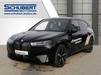 gebraucht BMW iX 50 xDrive Luftfederung AHK-klappbar Panodach Park-Assistent