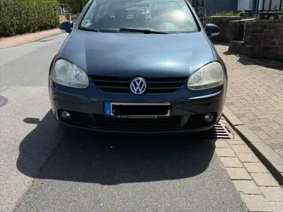 Używany VW Golf V Edition 80 KM (58 kW) 2007 Niebieski Sedan/Limuzyna