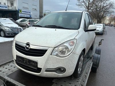 Gebraucht Opel Agila 86 PS (63 kW) 2009 Weiß Limousine