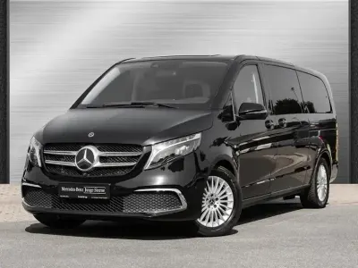 Gebraucht Mercedes V300 Avantgarde Edition 237 PS (174 kW) 2023 Schwarz Van / Kleinbus