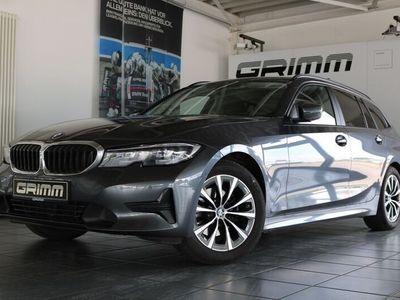 Grau Gebraucht 2022 BMW 320 Kombi | 31.500 € (Fairer Preis)