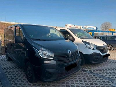 Gebraucht Renault Trafic 90 PS (66 kW) 2015 Schwarz Van / Kleinbus