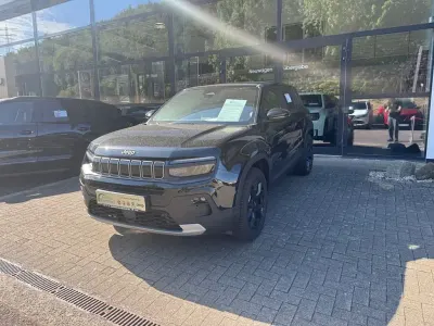 Neu Jeep Avenger 110 PS (80 kW) 2026 Schwarz SUV