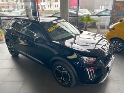 Gebraucht Peugeot e-2008 Allure 114 kW (156 PS) 2024 Schwarz SUV