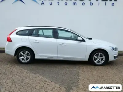 Gebraucht Volvo V60 Business Edition 190 PS (139 kW) 2016 Weiß Kombi