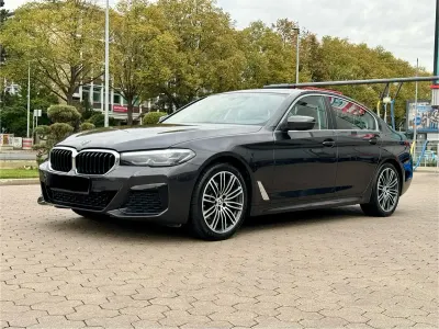 Używany BMW 520 M Sport 184 KM (135 kW) 2023 Szary Sedan/Limuzyna