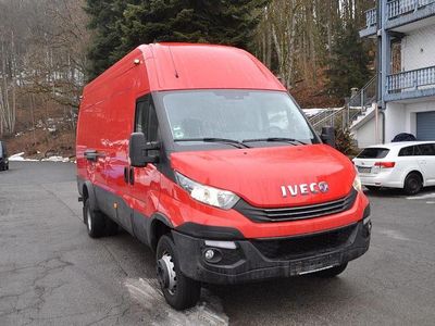 Gebraucht Iveco Daily 179 PS (131 kW) 2017 Rot
