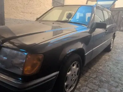 Gebraucht Mercedes 230 132 PS (97 kW) 1990 Braun Limousine