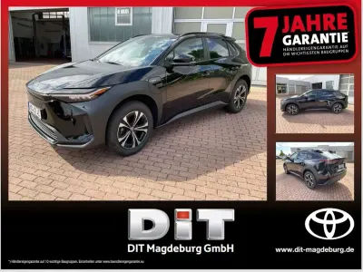 Gebraucht Toyota bZ4X Team 150 kW (204 PS) 2024 Onyxschwarz SUV